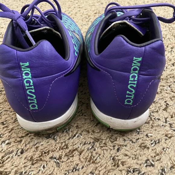 NIKE RUNNING SHOES 💚💜 - Picture 4 of 5